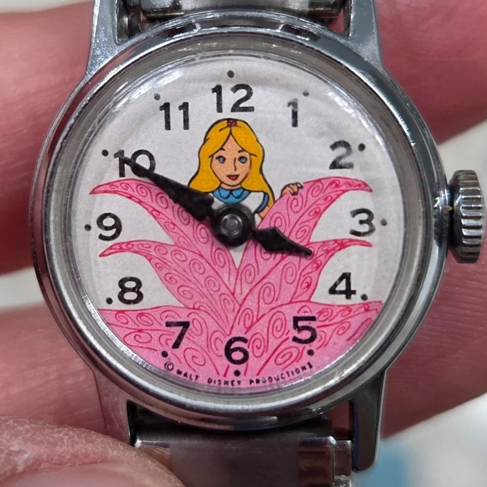 Vintage Alice in Wonderland Watch Stainless Steel Band Womens‎ Collectible